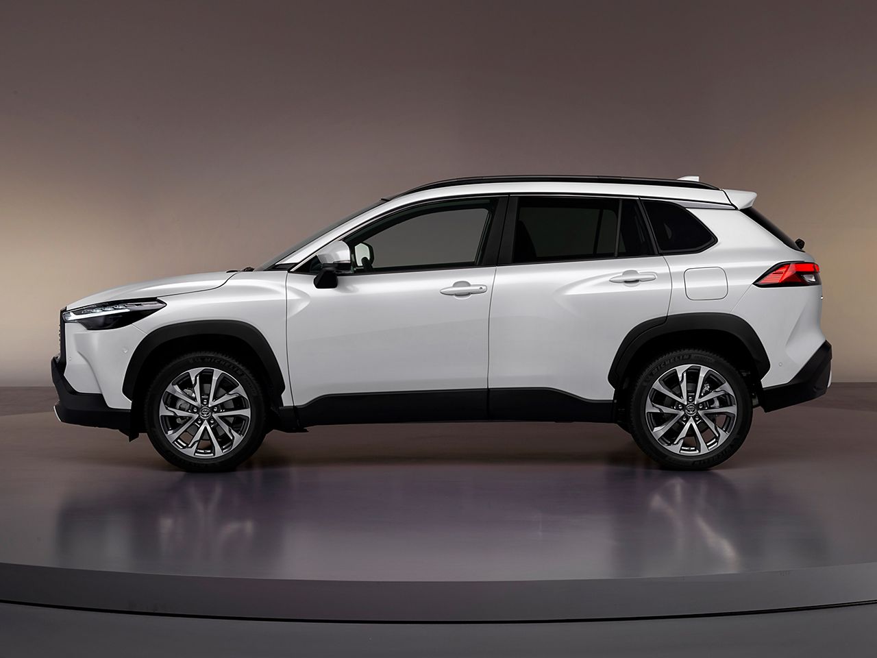 Corolla shop hybrid suv